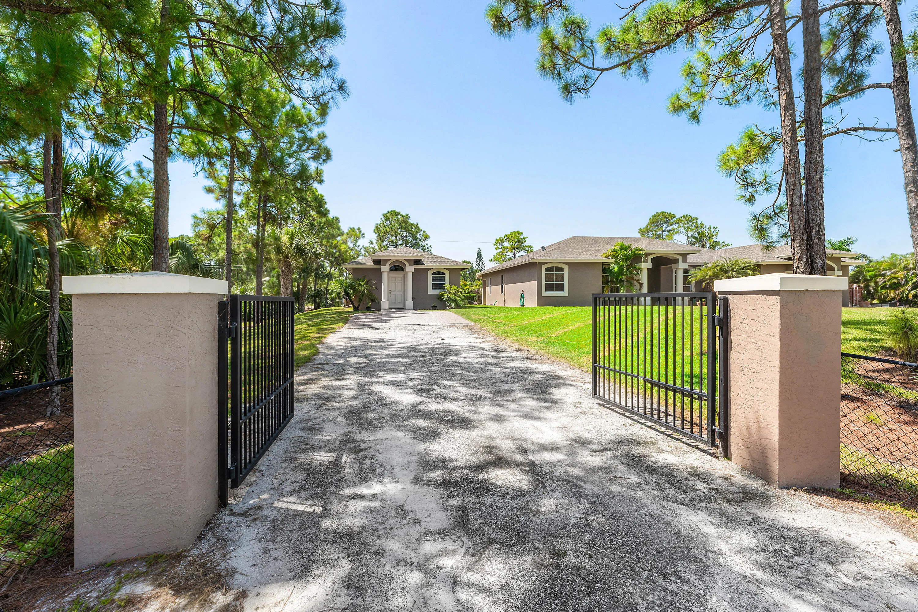 Guest House Driveway