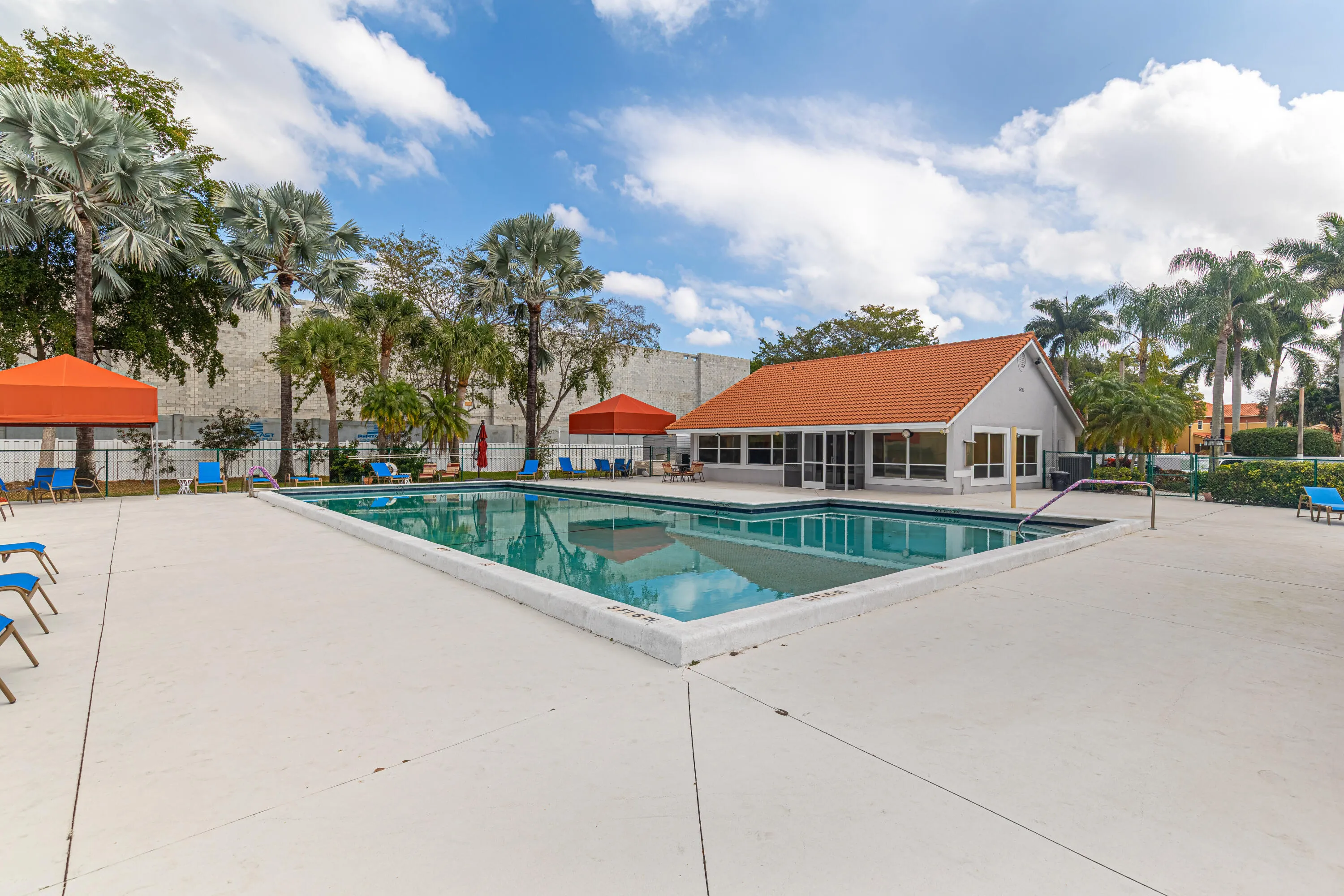 Clubhouse-Pool-B