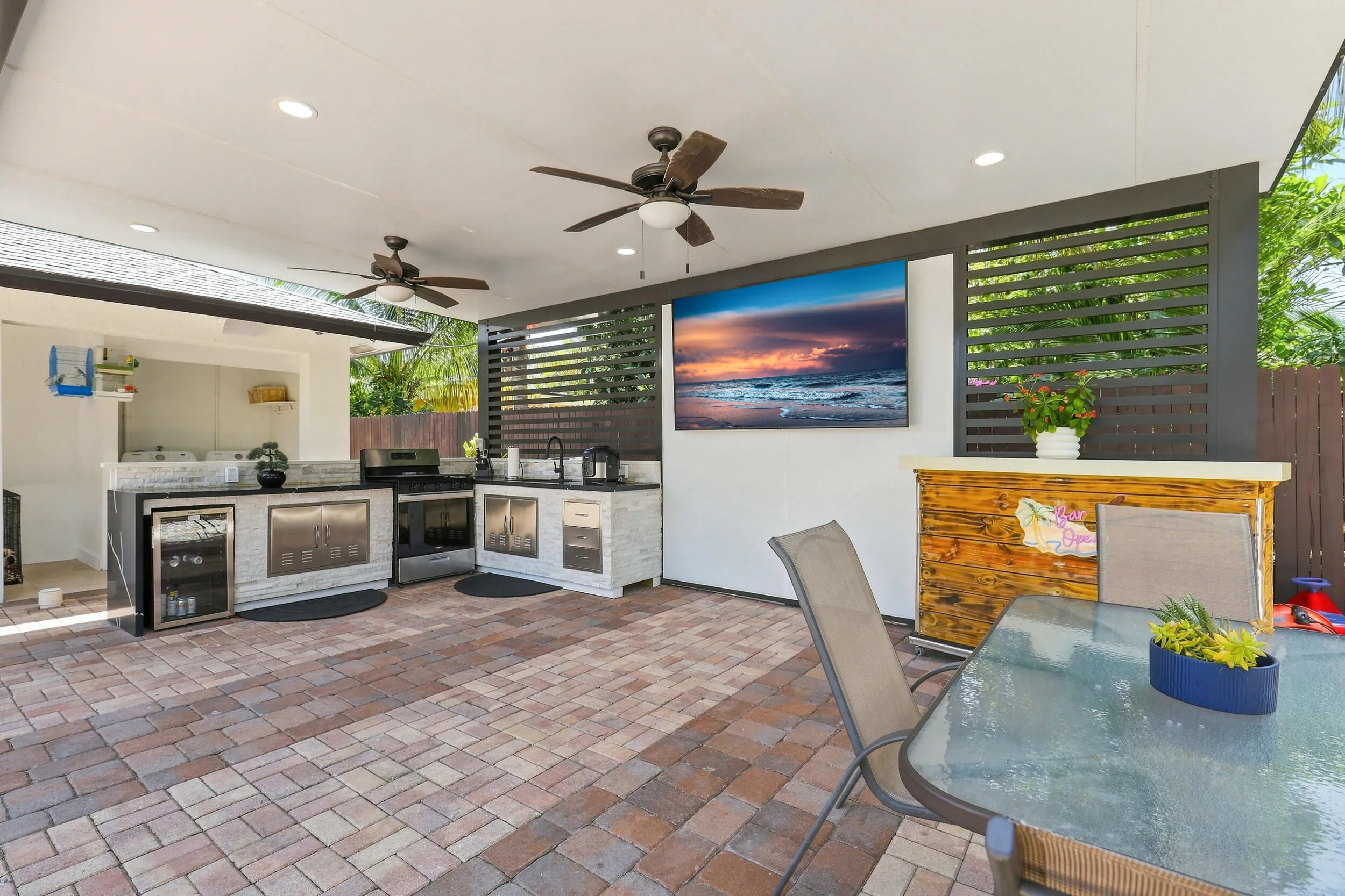 backyard/ pergola