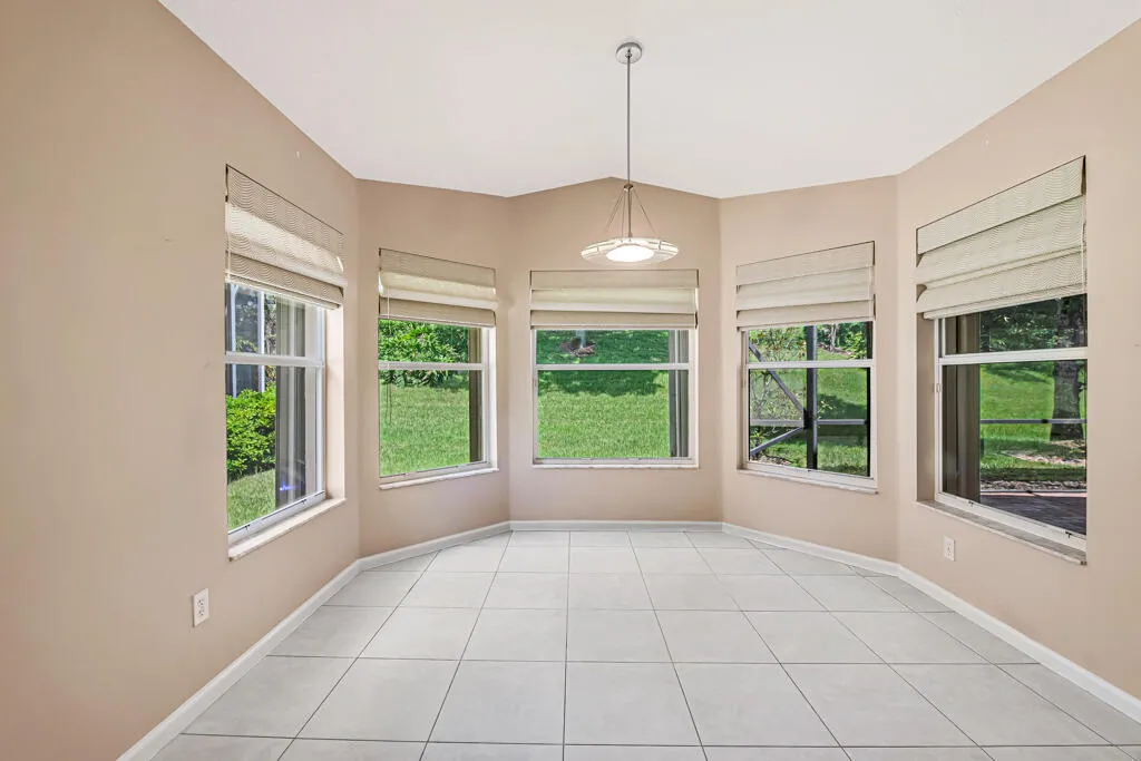 bay windows in eat in kitchen cafe area