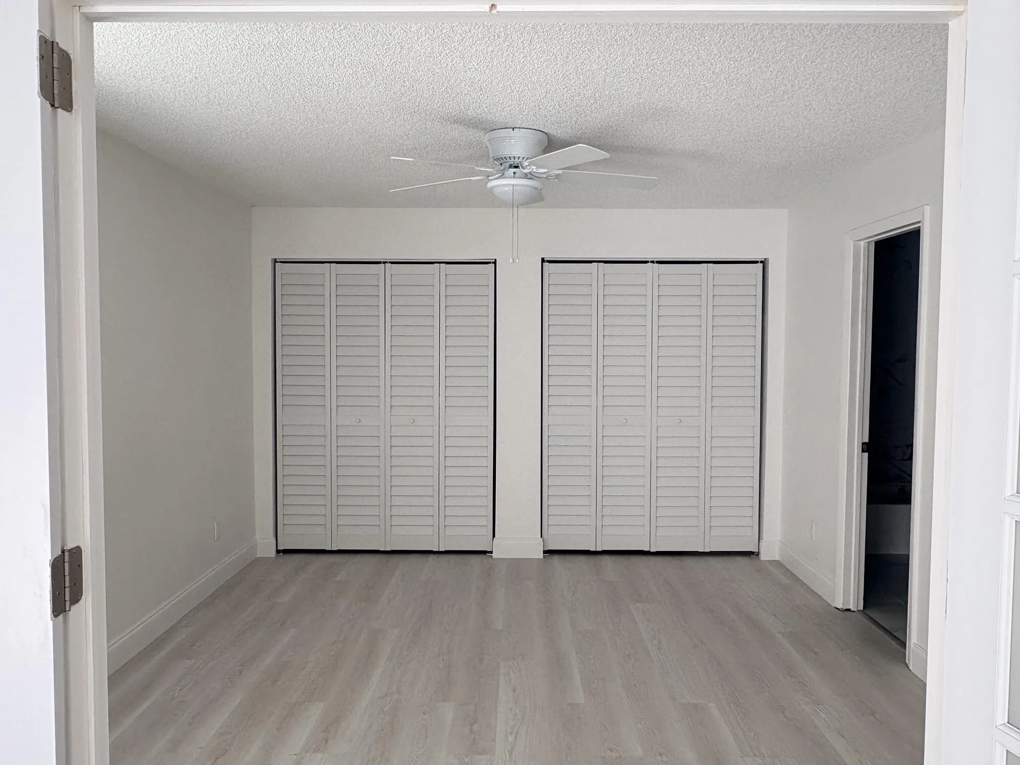 14' X 14' BEDROOM, CAN PUT IN A LOT OF FURNITURE, ESPECIALLY WITH A QUEEN BED