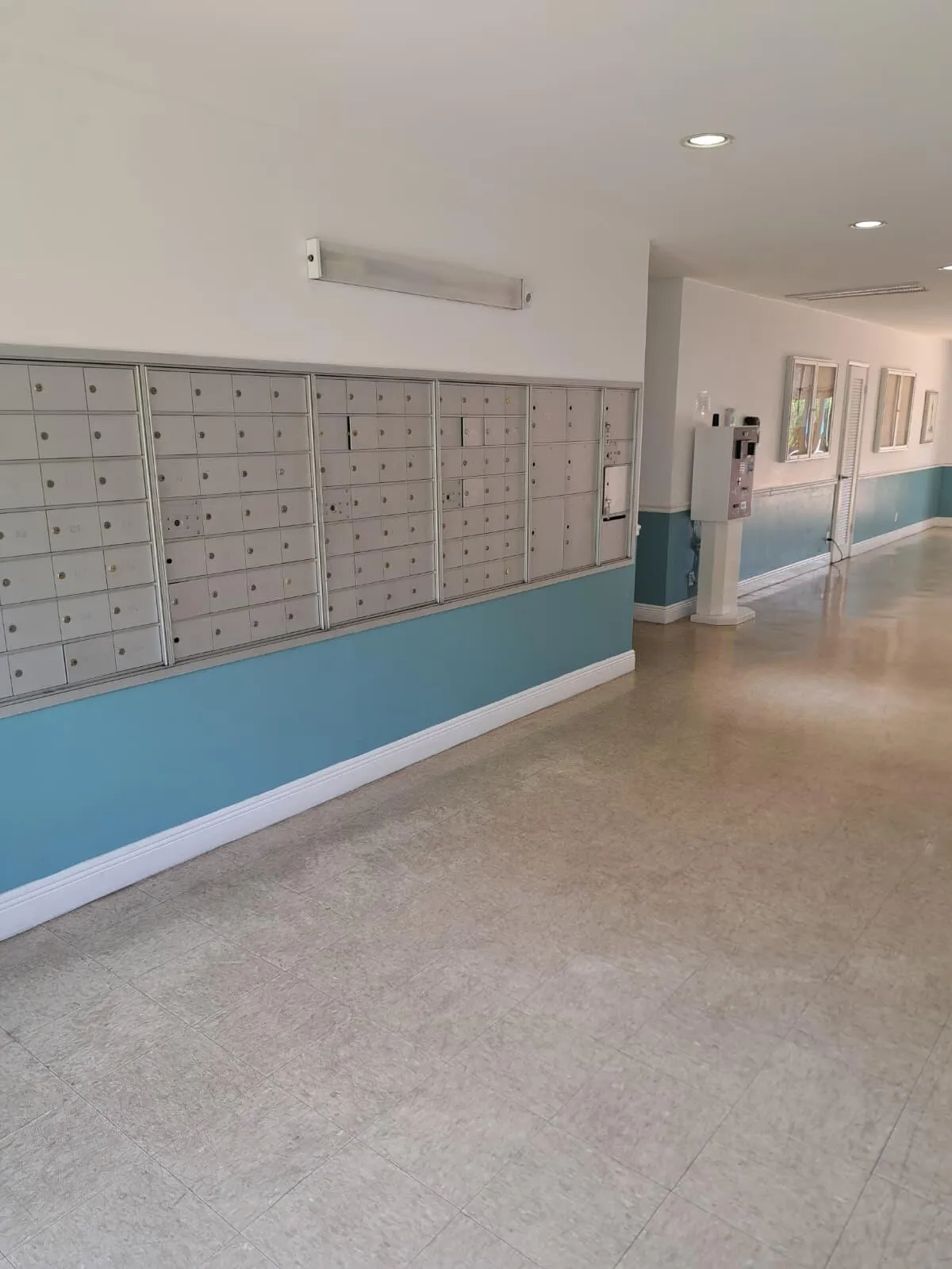 Mail box
