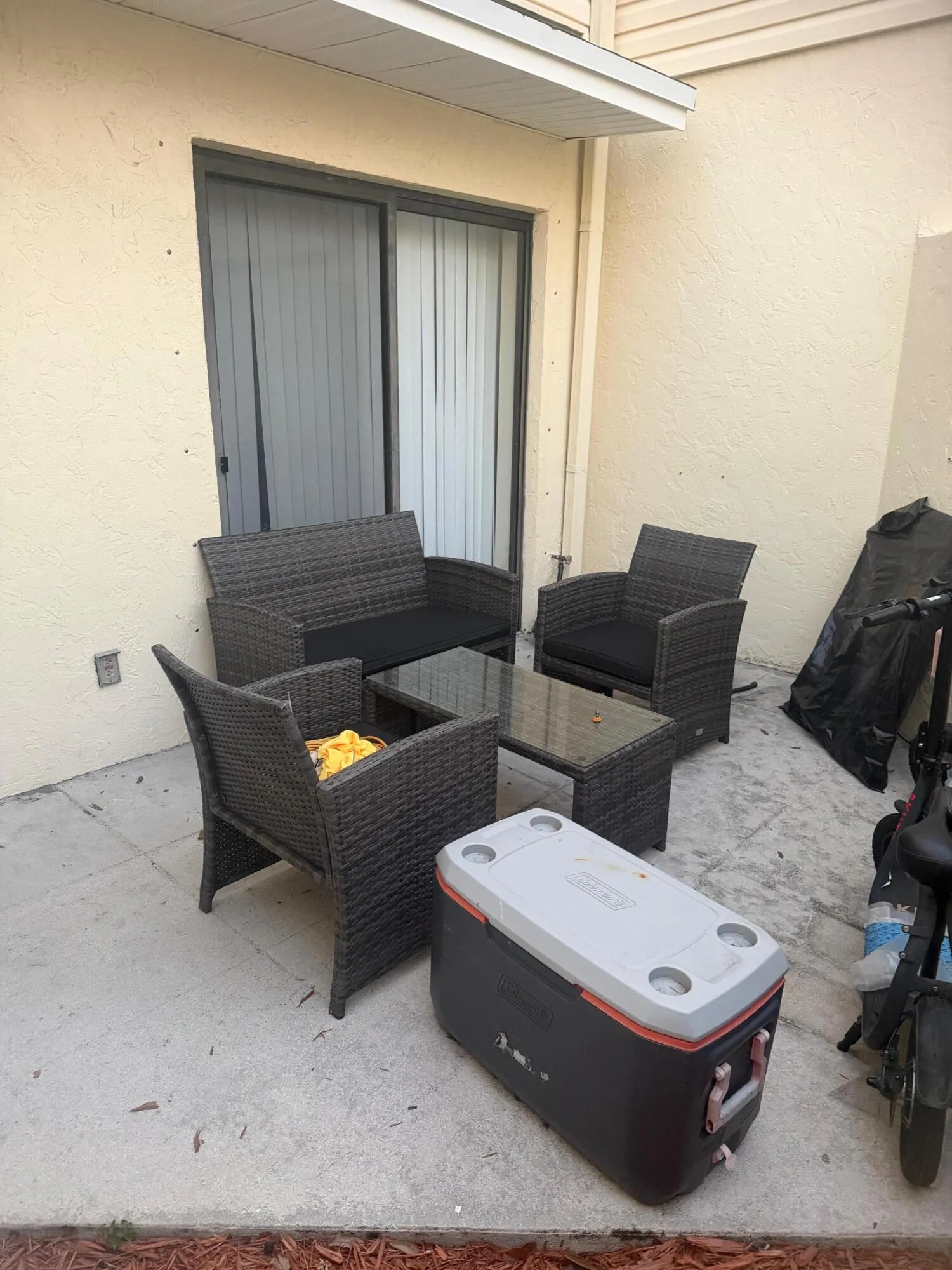 DECENT SIZE WITHIN YOUR COURTYARD FOR PATIO FURNITURE & BARBECUE GRILL.