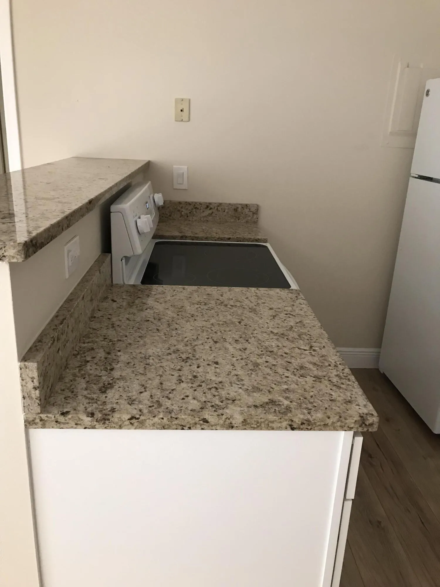 STOVE, COUNTERTOP WITH CABINETS