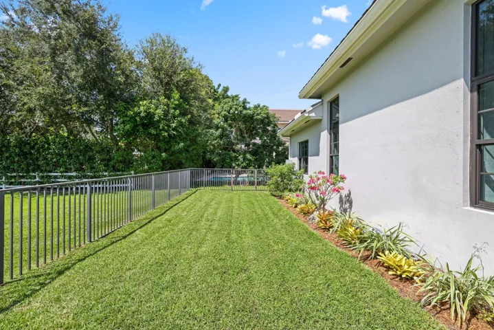 8977 Stone Pier Drive - 36.jpg-SMALL