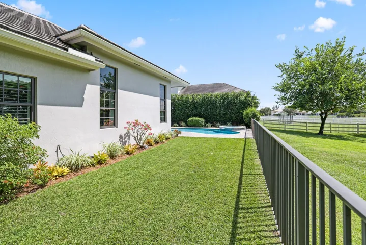 8977 Stone Pier Drive - 37.jpg-SMALL