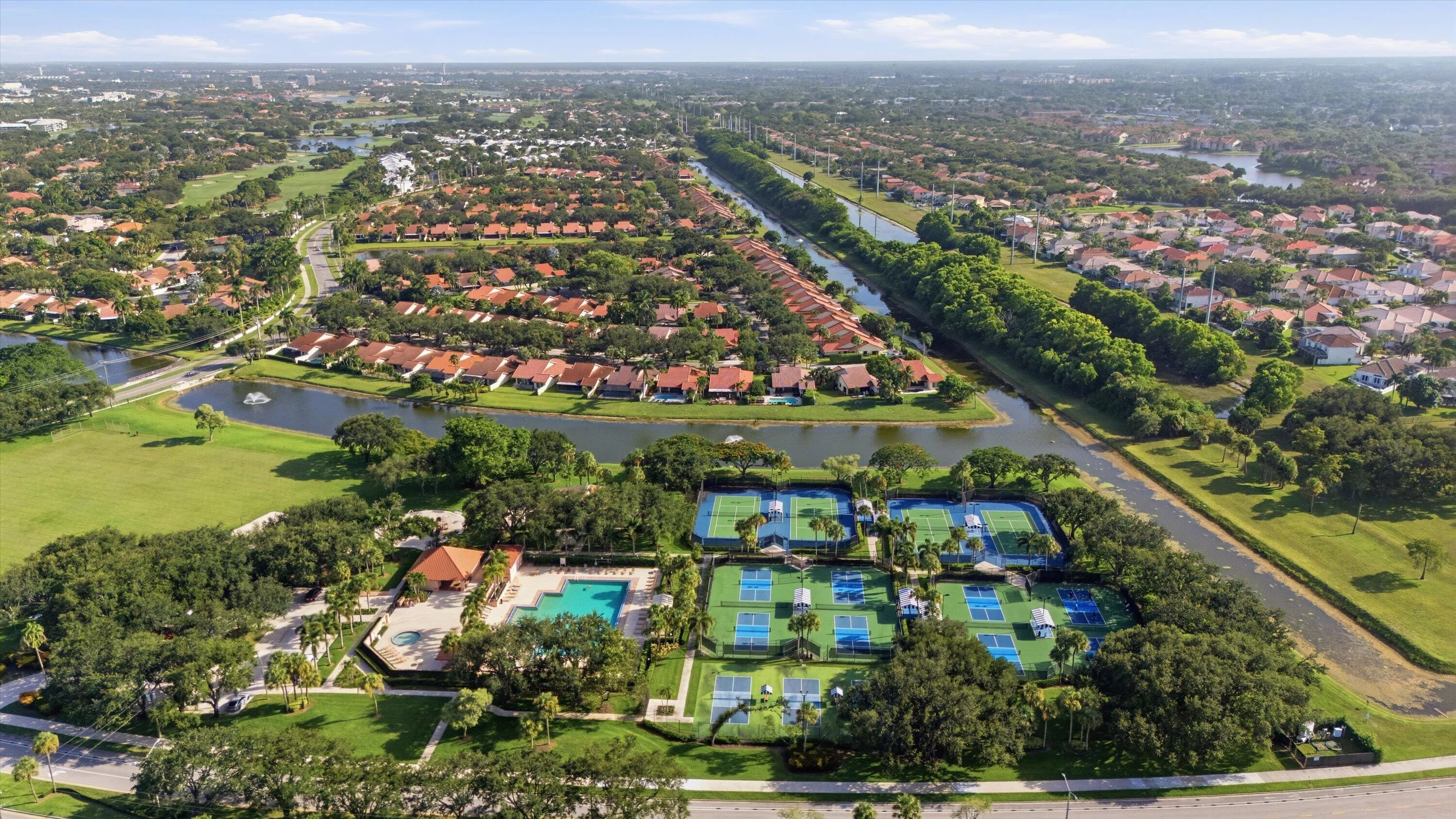 SARATOGA POINTE