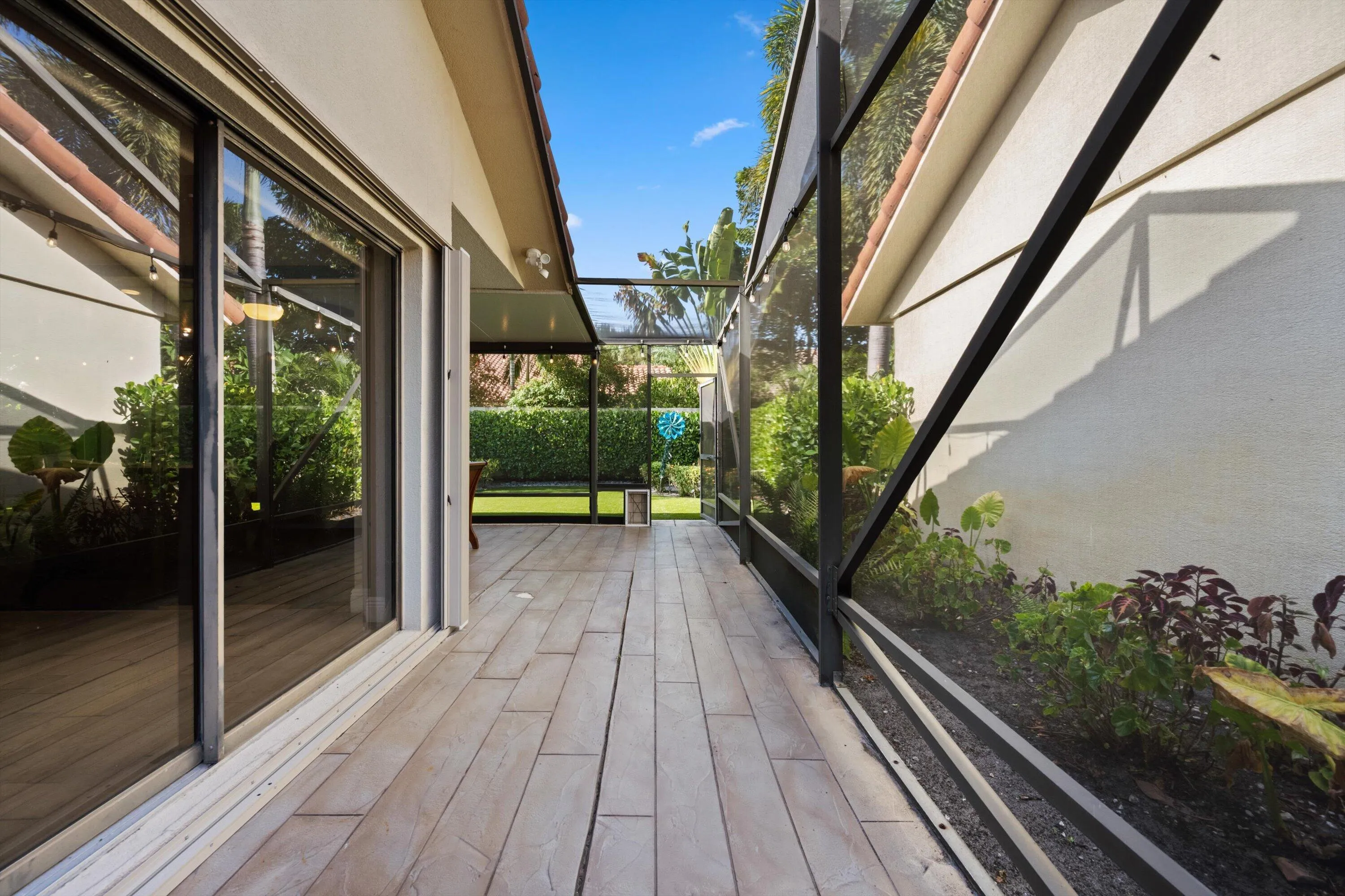 TILE FLOORING