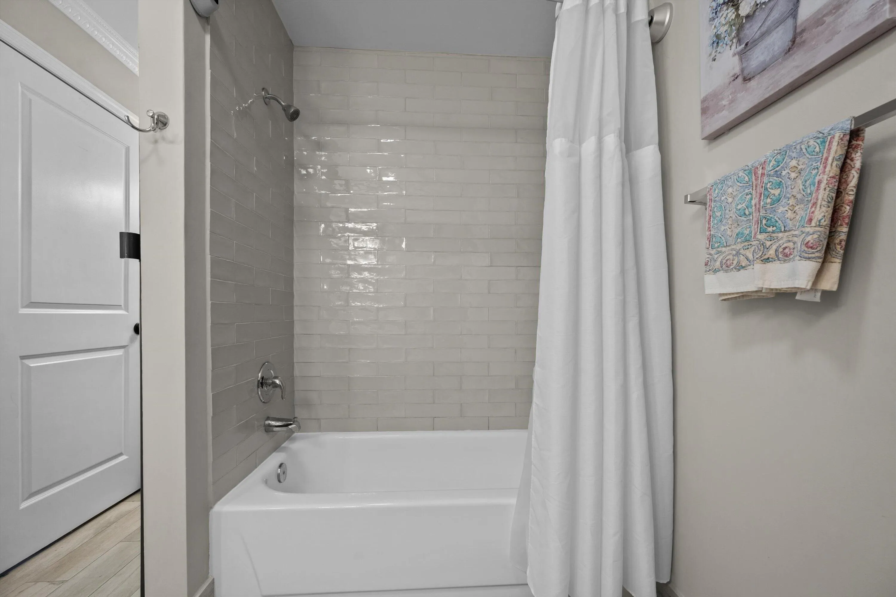 ADDITIONAL BATHTUB
