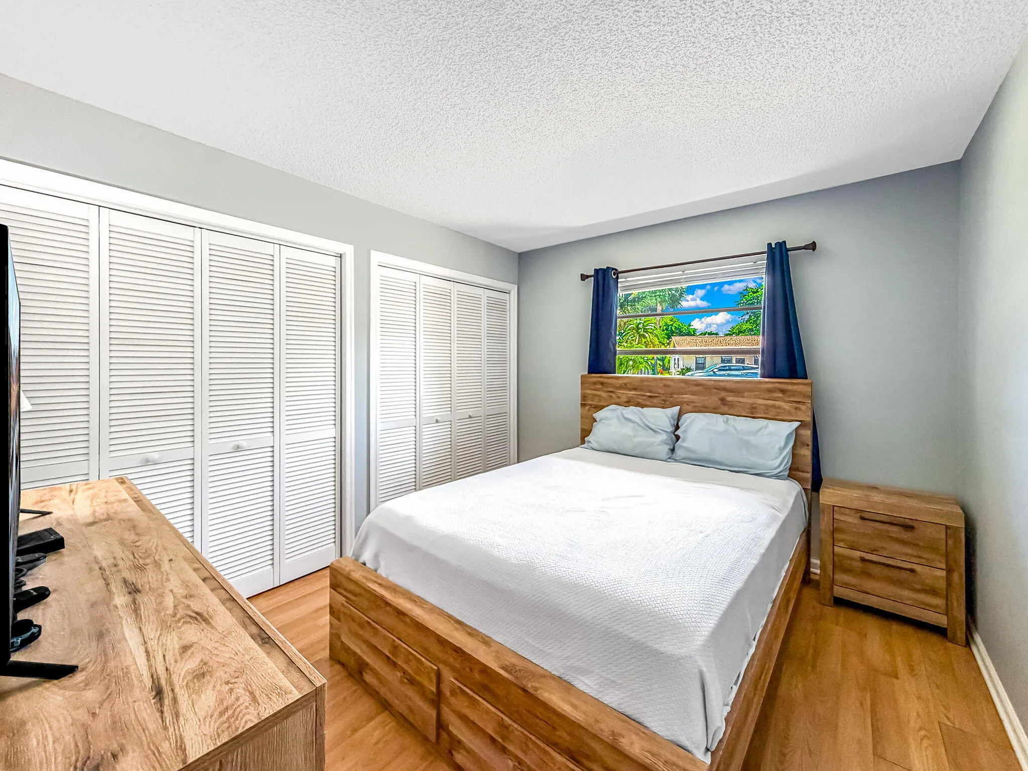 31-web-or-mls-JOY_052685