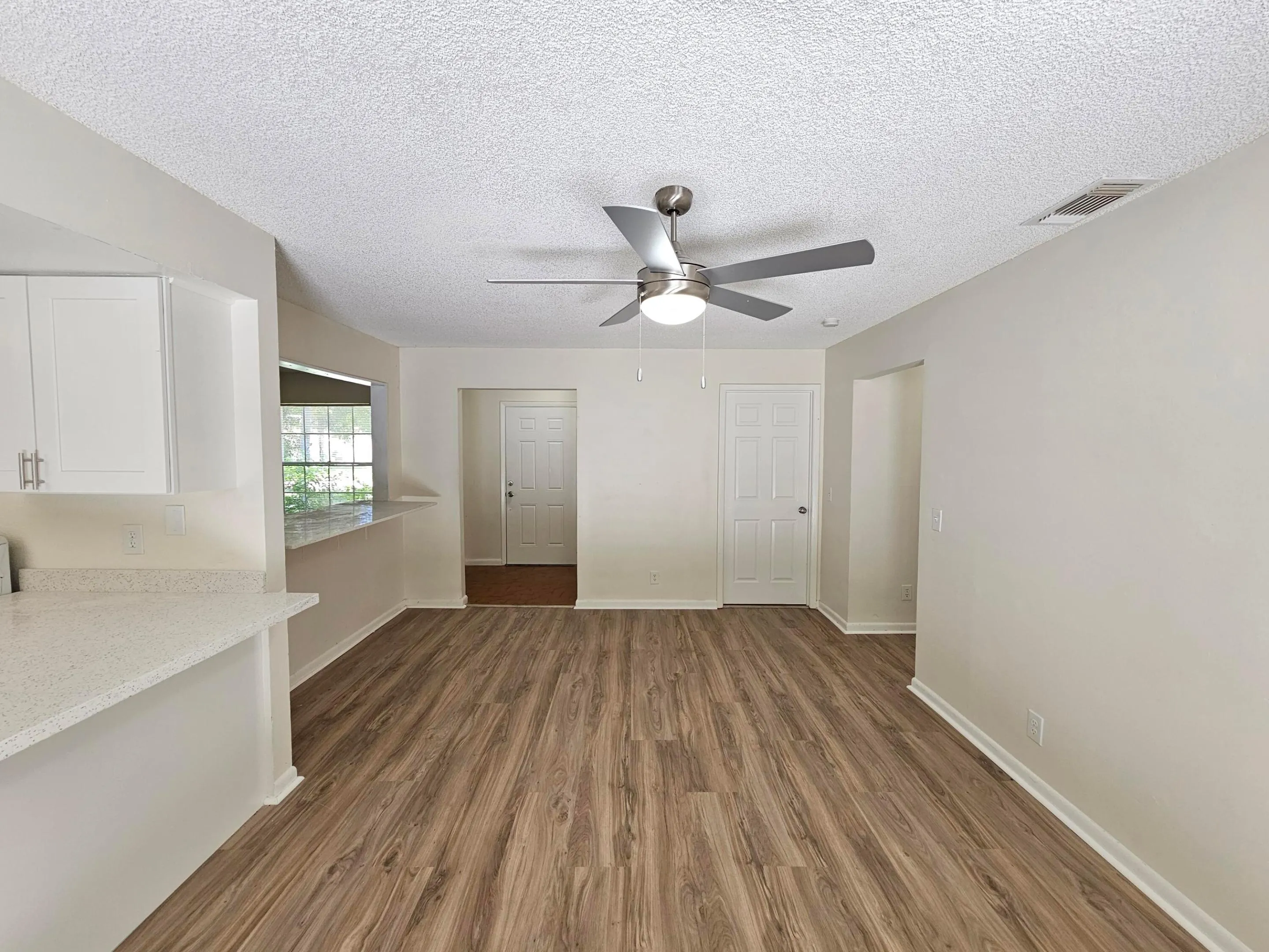 Family Room (3)