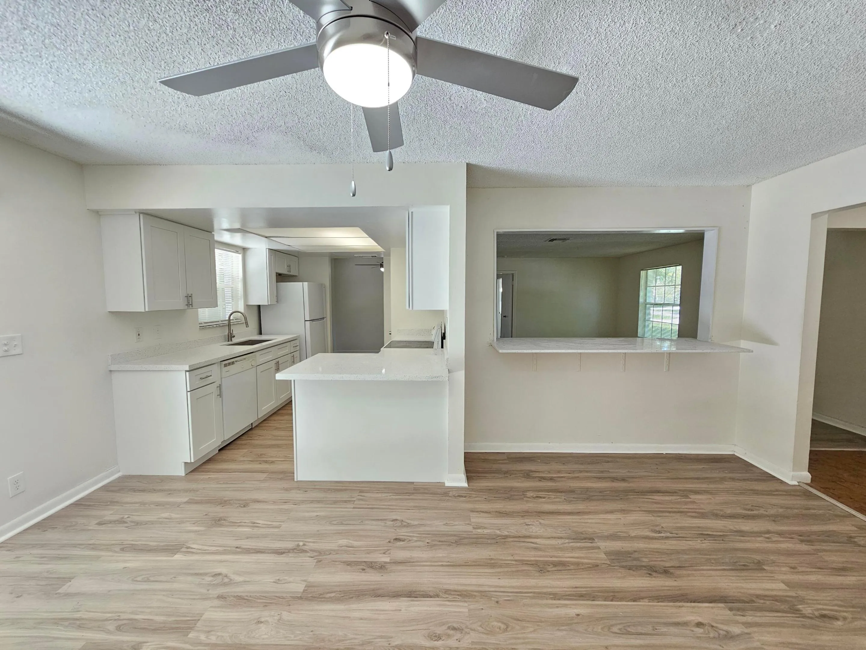 Family Room (4)
