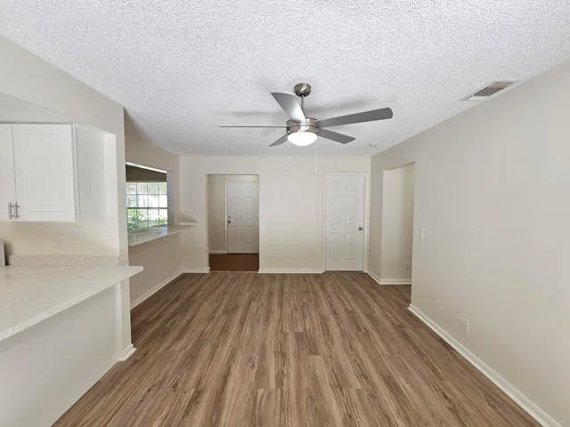 Family Room (3)