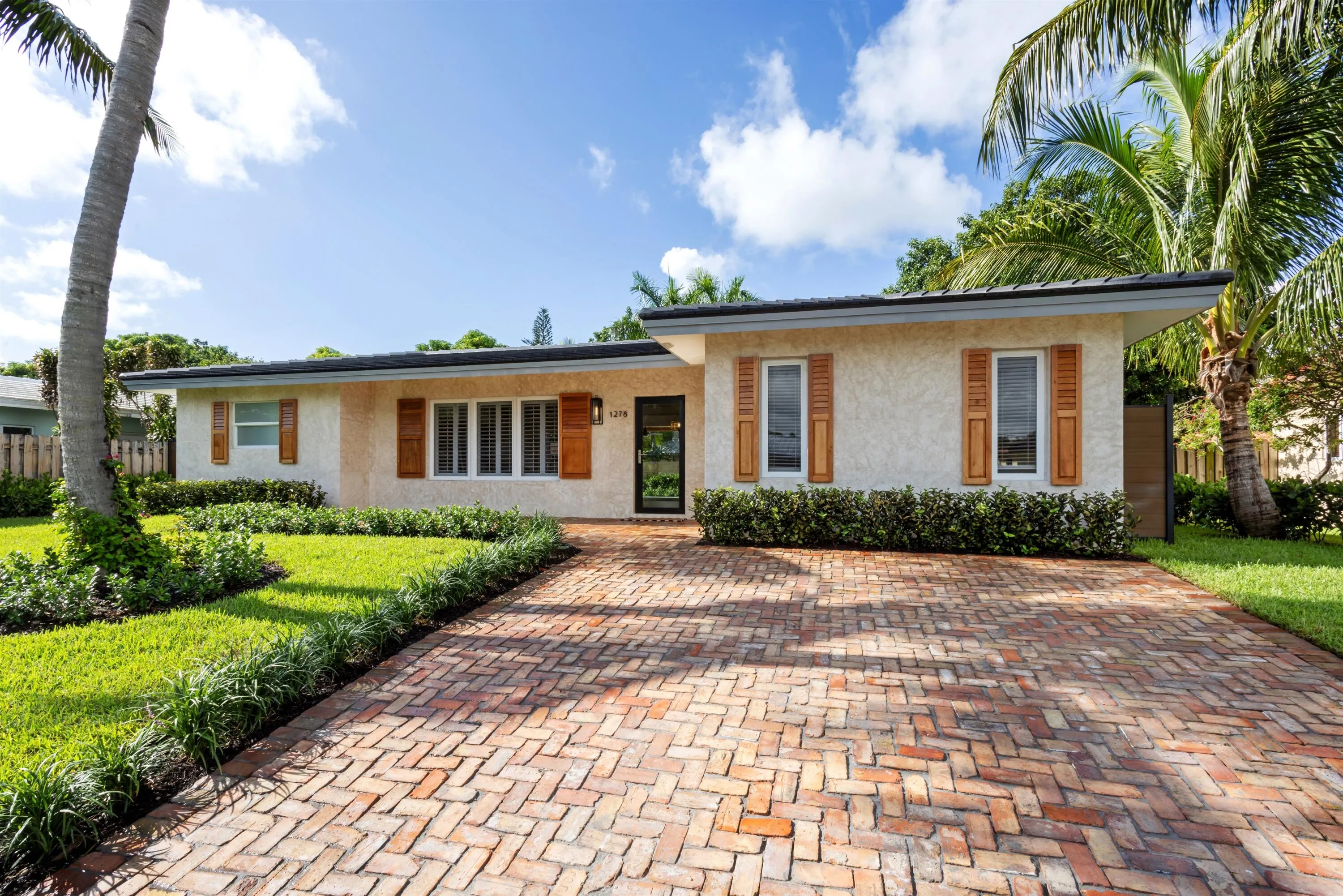 FRONT_DRIVEWAY