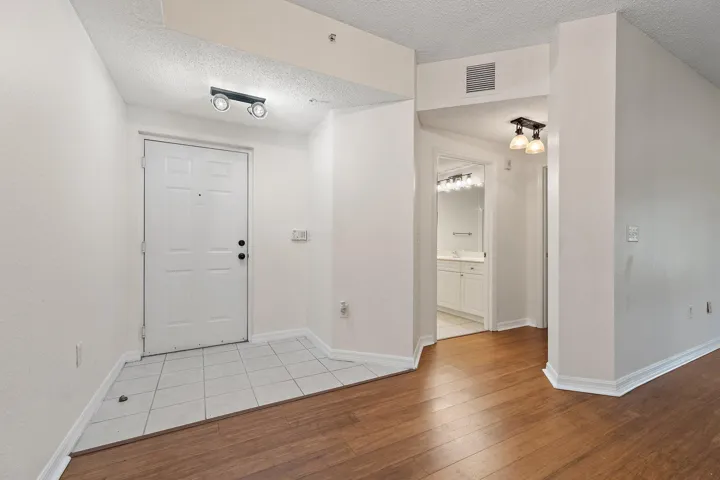 037-3020AlcazarPl-106-PalmBeachGardens-S