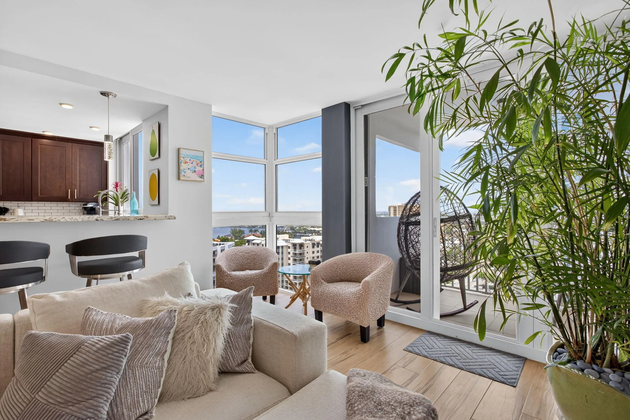 25-web-or-mls-1370-0276