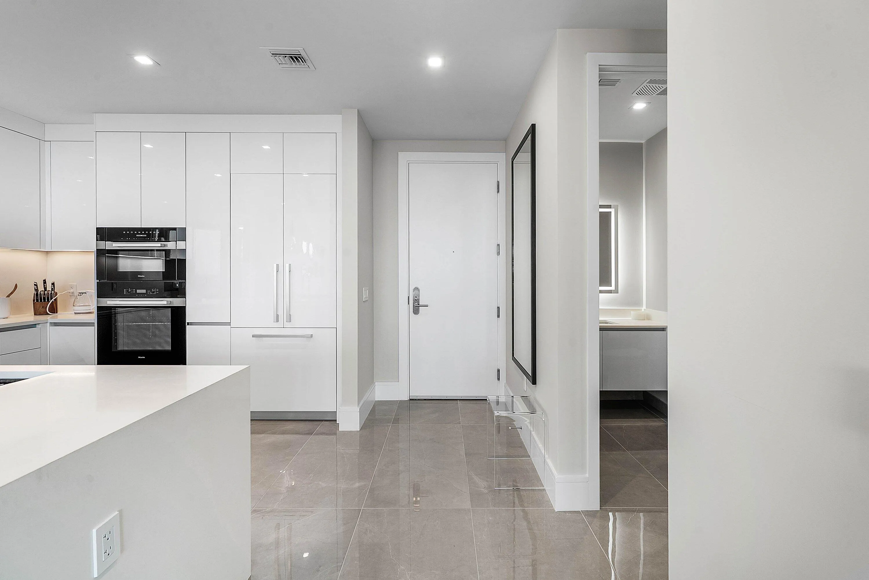 002-220LakeShoreDrive-1107-LakePark-FL-3