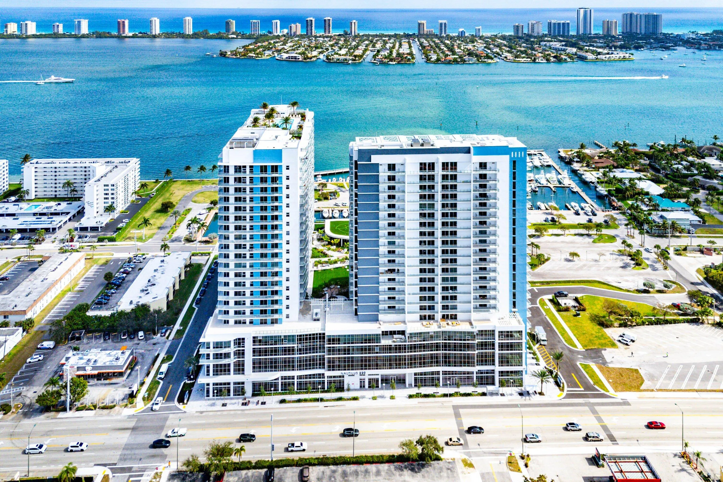 075-220LakeShoreDrive-1107-LakePark-FL-3