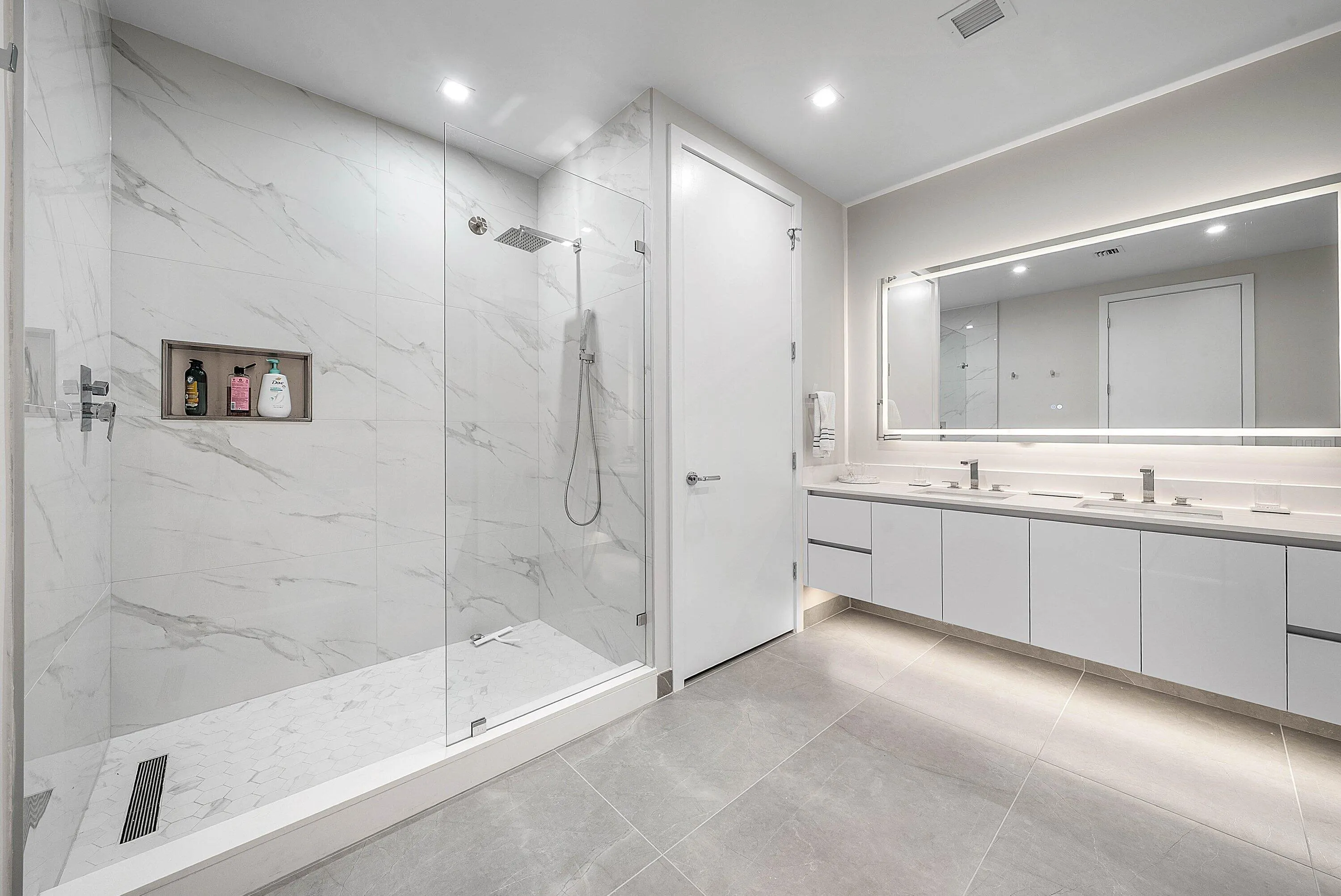 025-220LakeShoreDrive-1107-LakePark-FL-3
