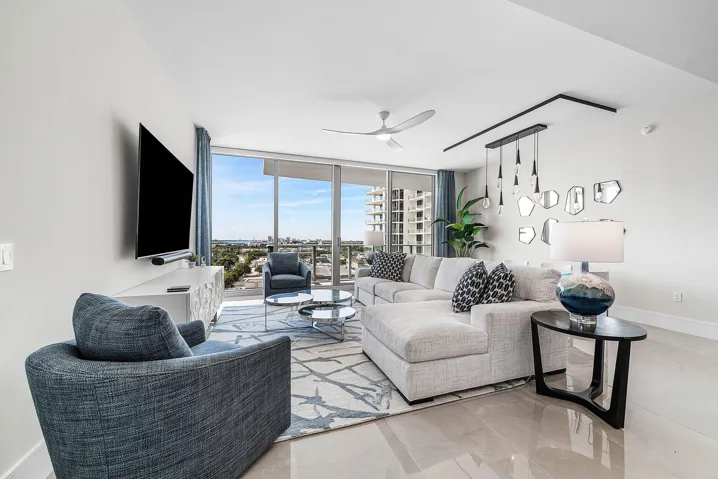 011-220LakeShoreDrive-1107-LakePark-FL-3
