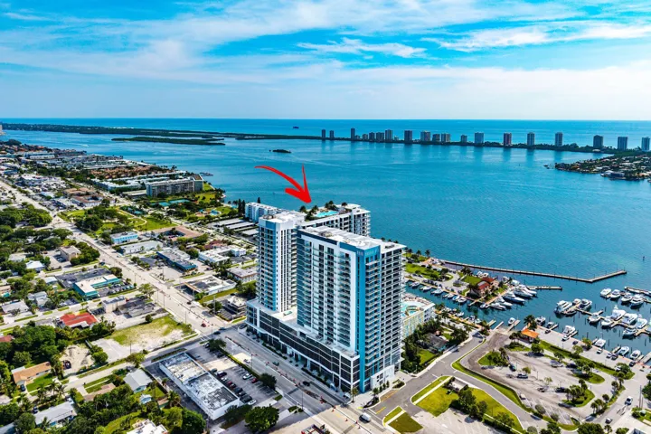 049-220LakeShoreDrive-1107-LakePark-FL-3