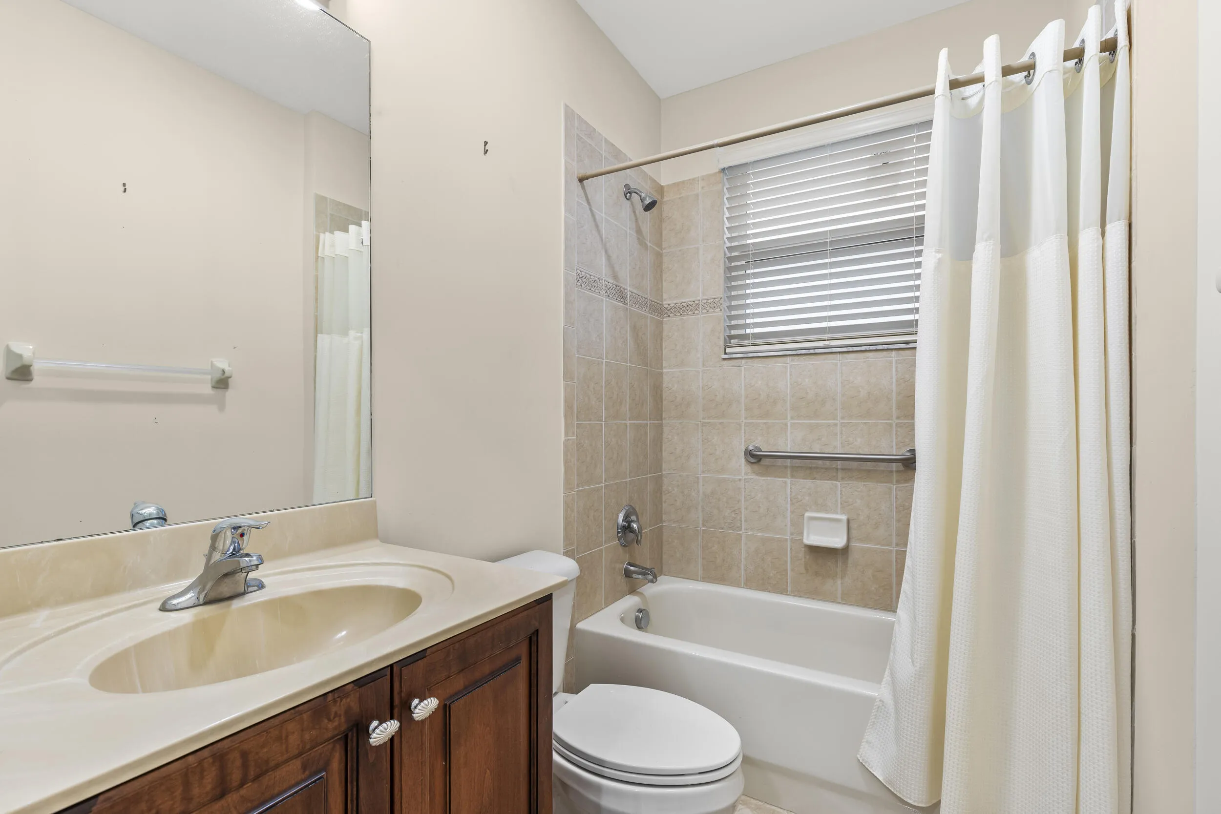 4th bathroom
