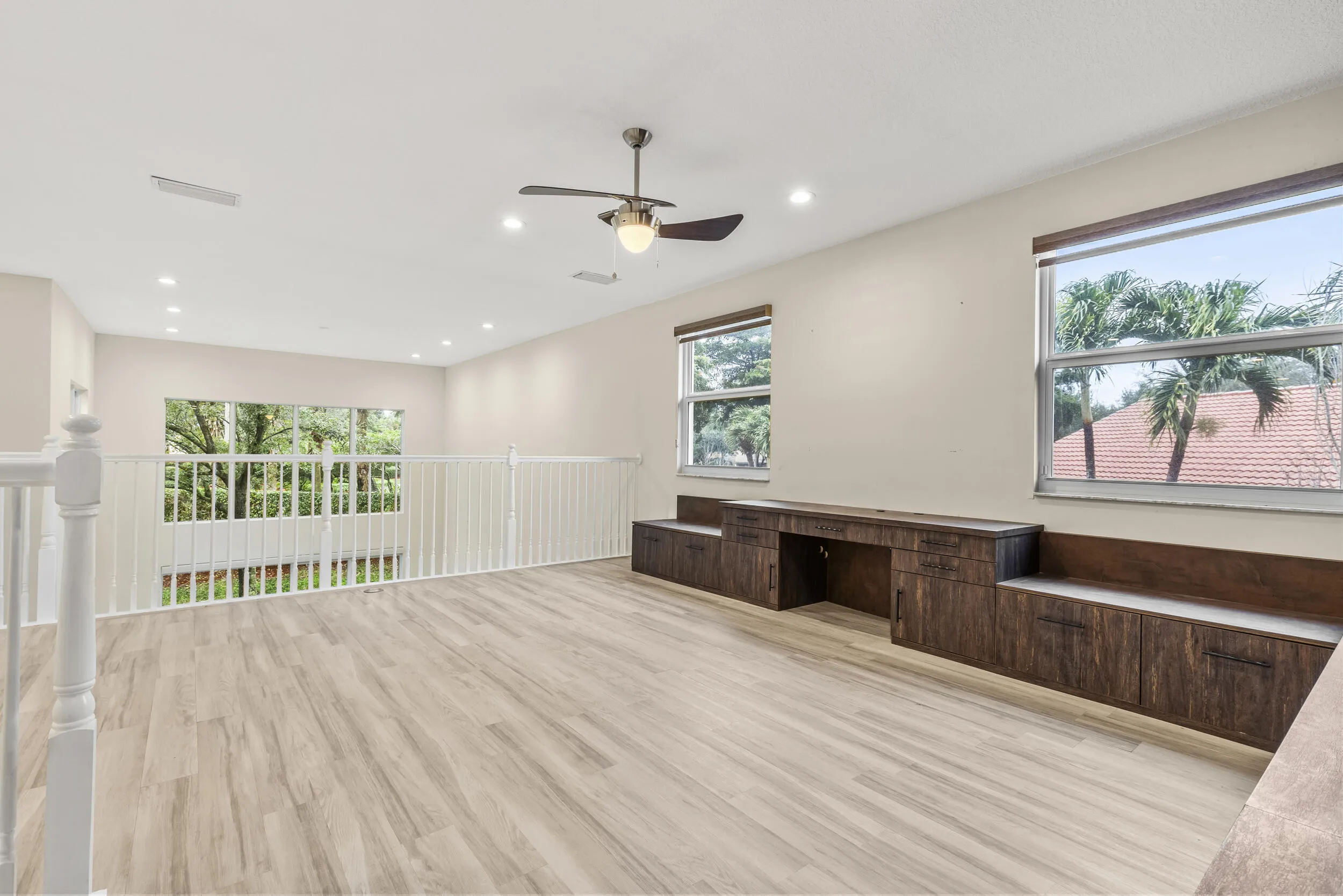 2nd story Loft with built ins