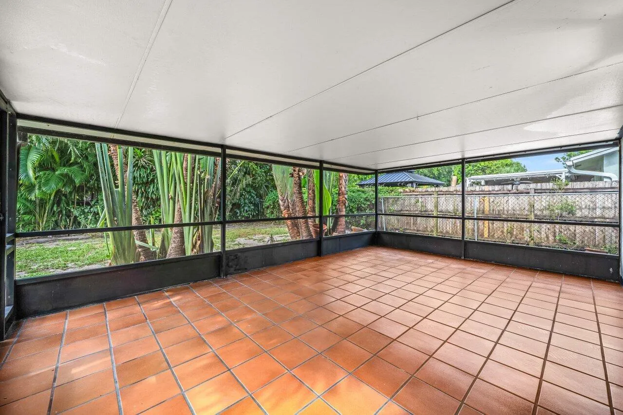 Screened Patio
