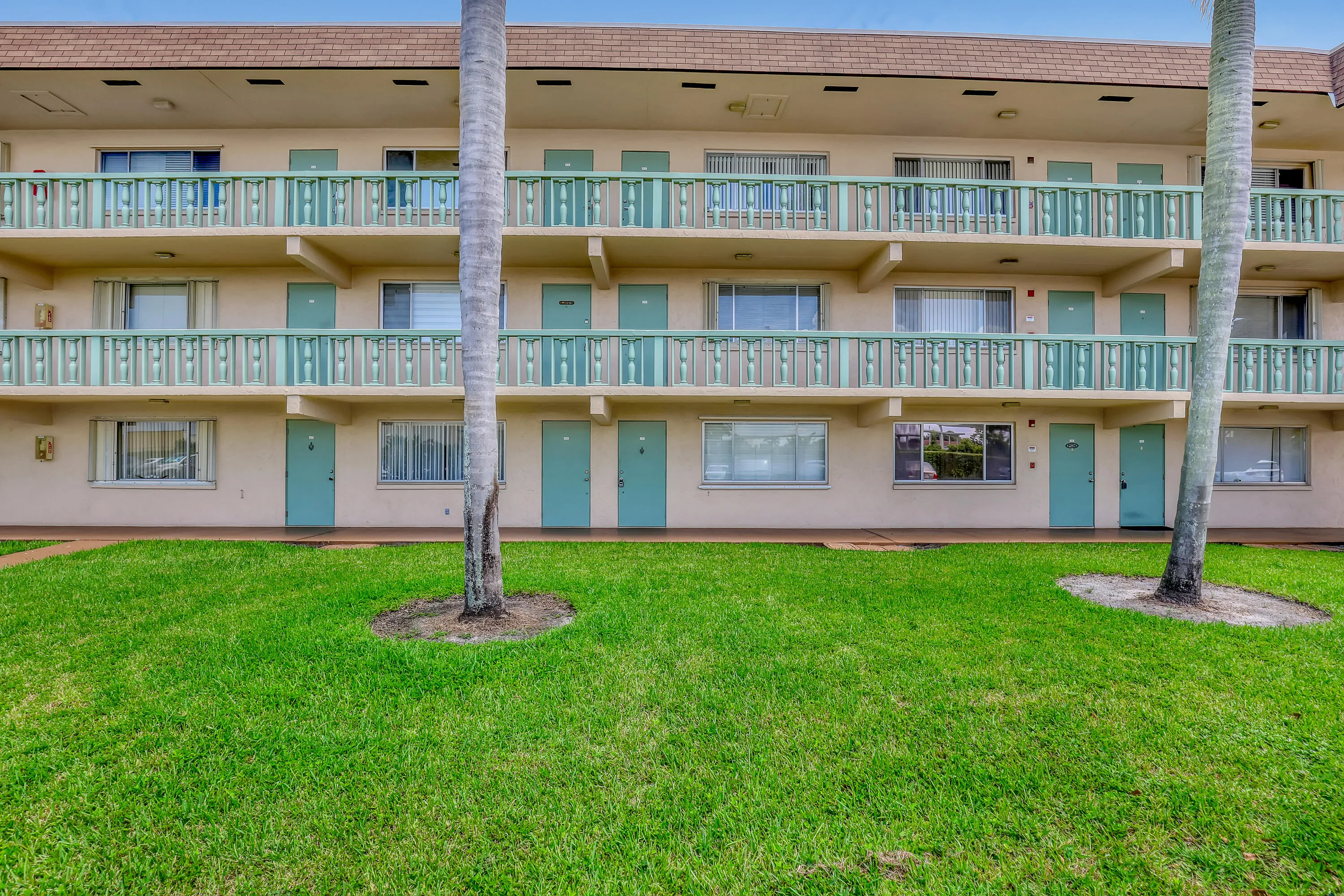 400 Village Green W #117 (2)