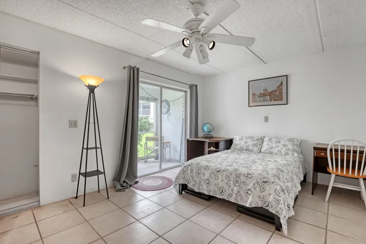 400 Village Green W #117 (12)