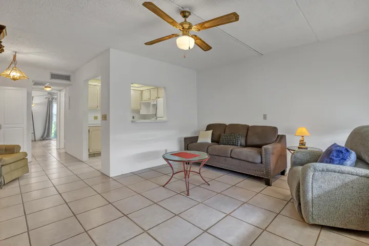400 Village Green W #117 (7)