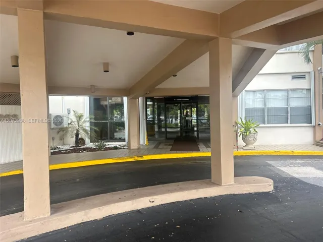 Under Roof Pick up and Drop off.
