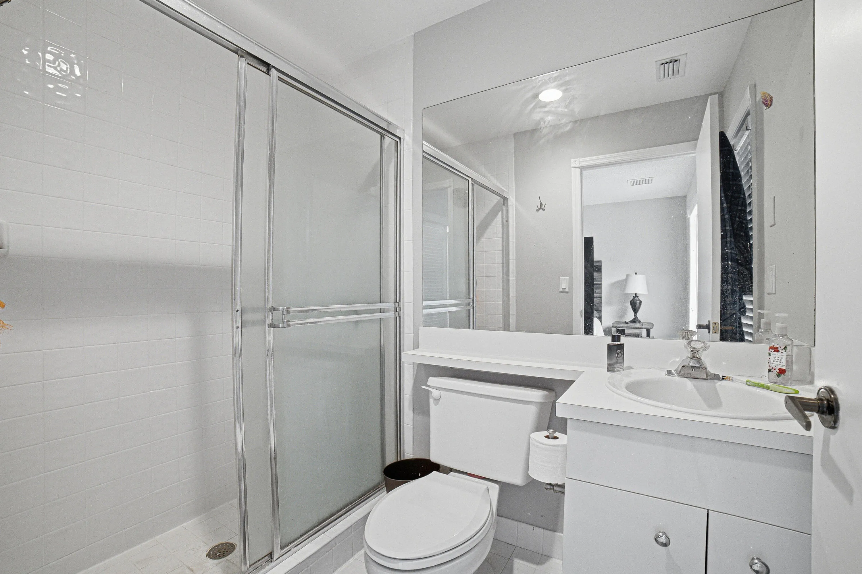 Bedroom3-Bathroom