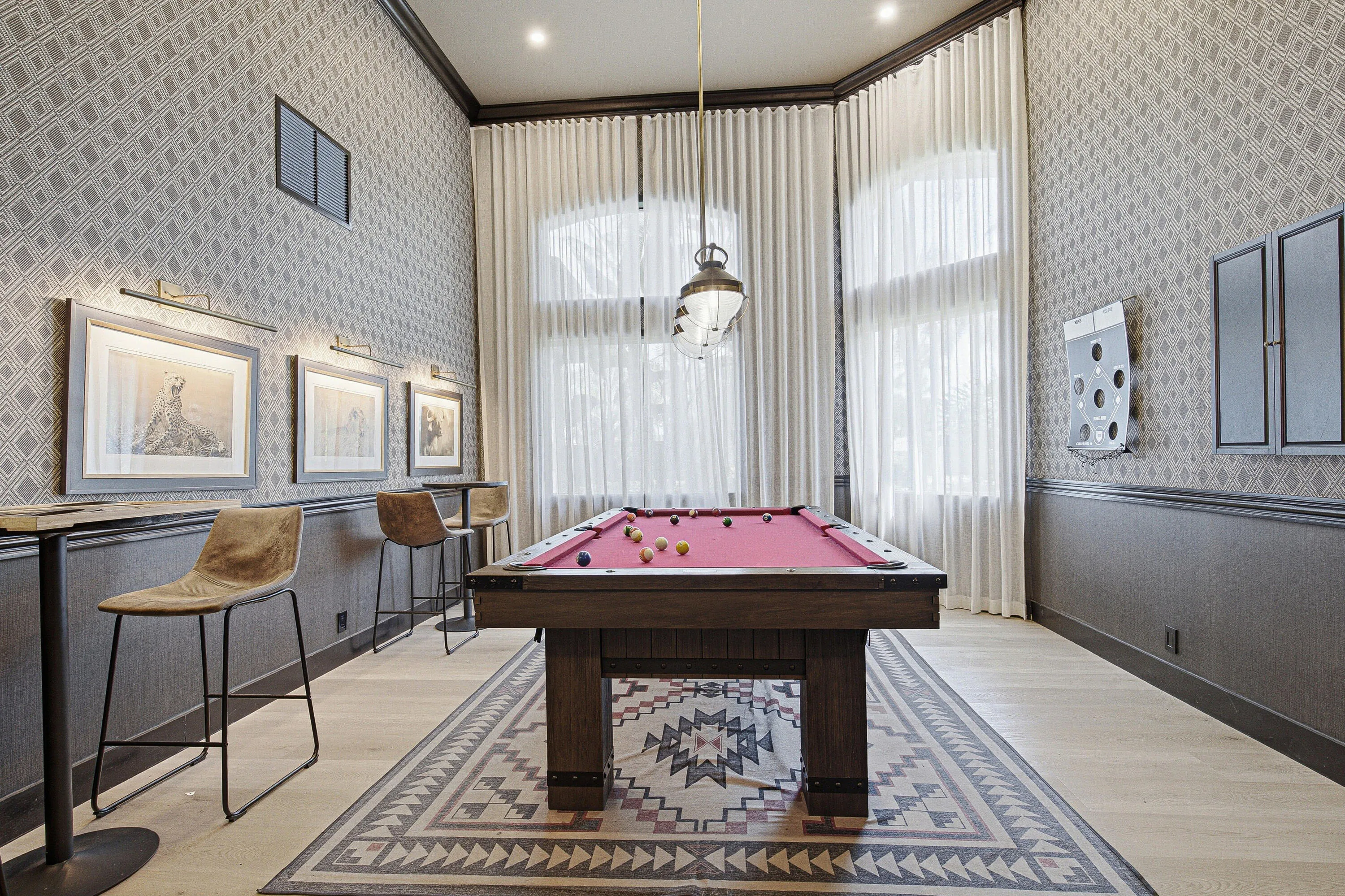 Clubhouse-Billiards