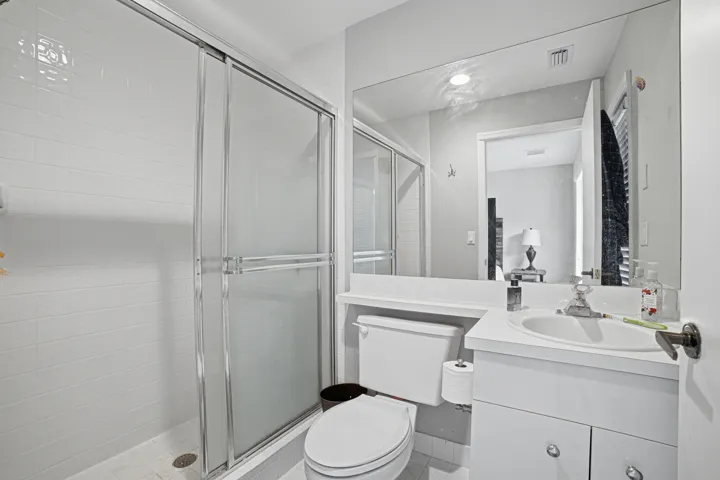 Bedroom3-Bathroom