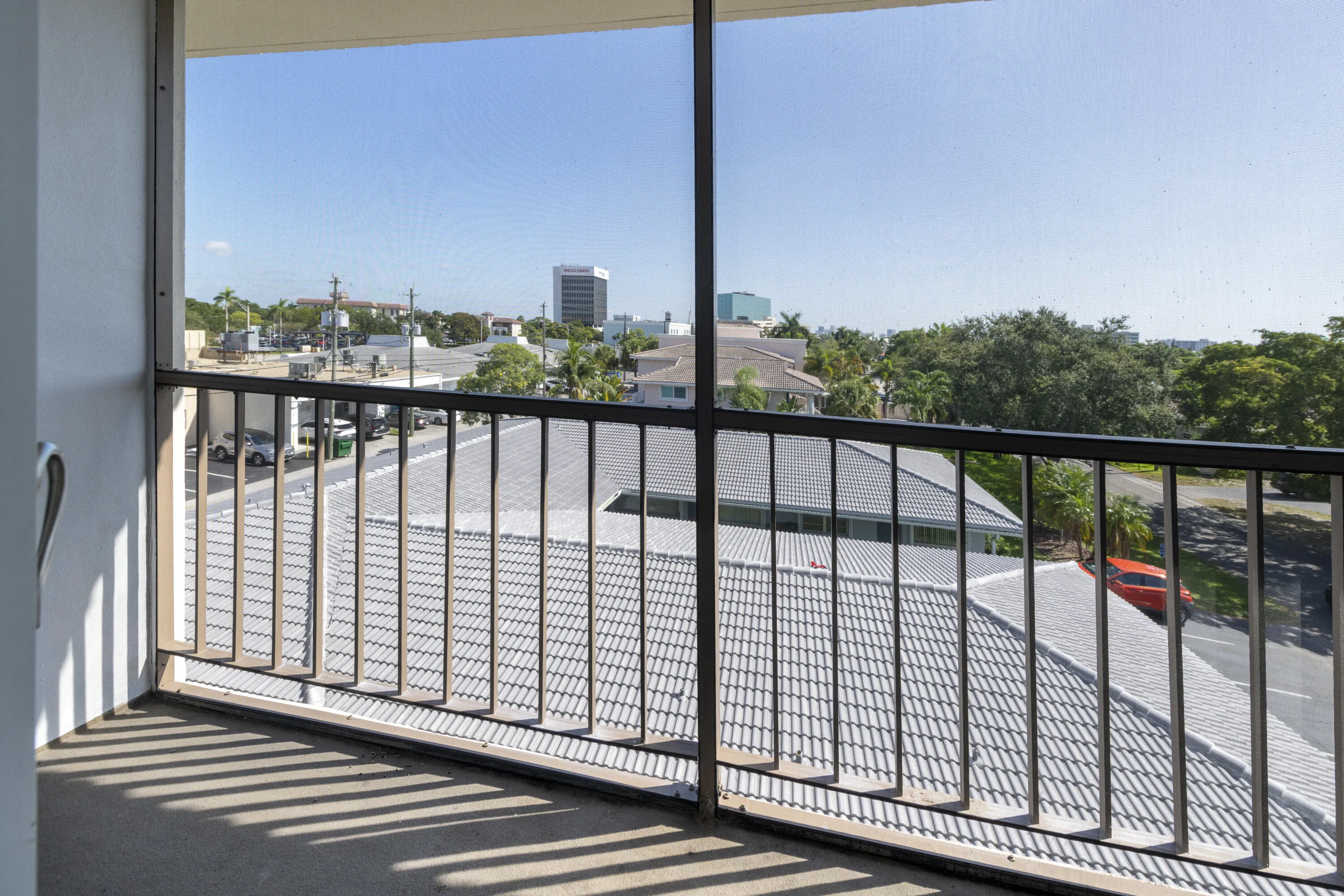 Screened Balcony