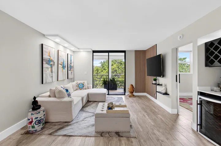 TILE FLOORS NEUTRAL