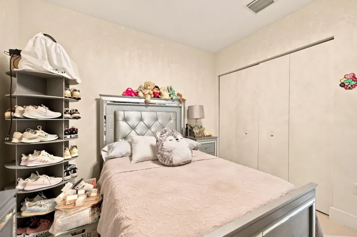 20-web-or-mls-7901-hispanola-ave-unit-10