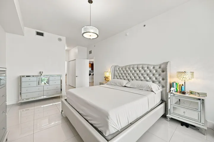 15-web-or-mls-7901-hispanola-ave-unit-10