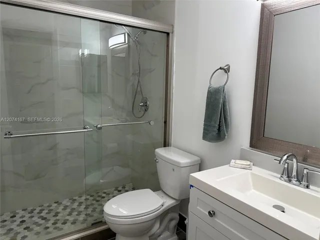2nd Bathroom