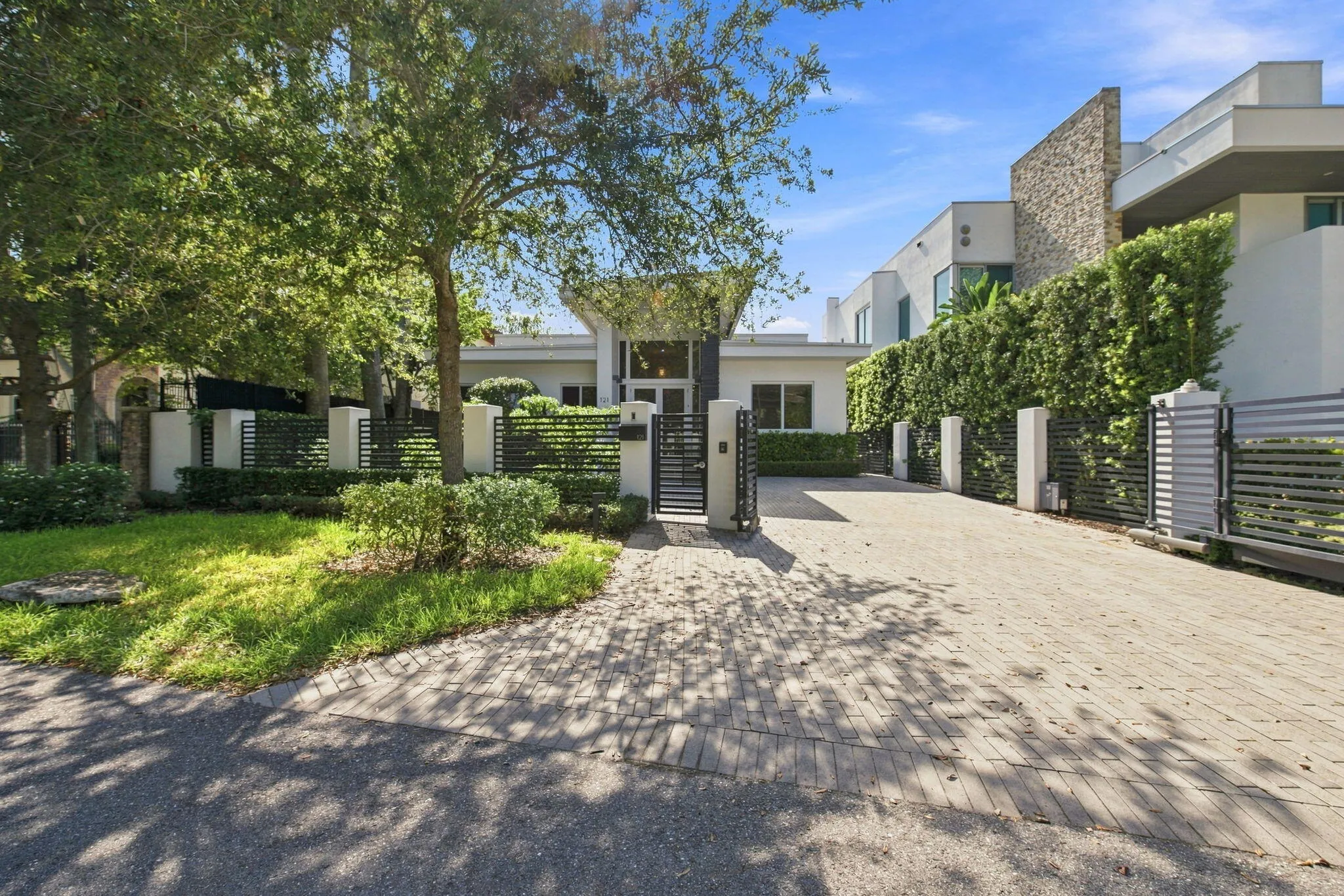 4-web-or-mls-121-s-gordon-rd