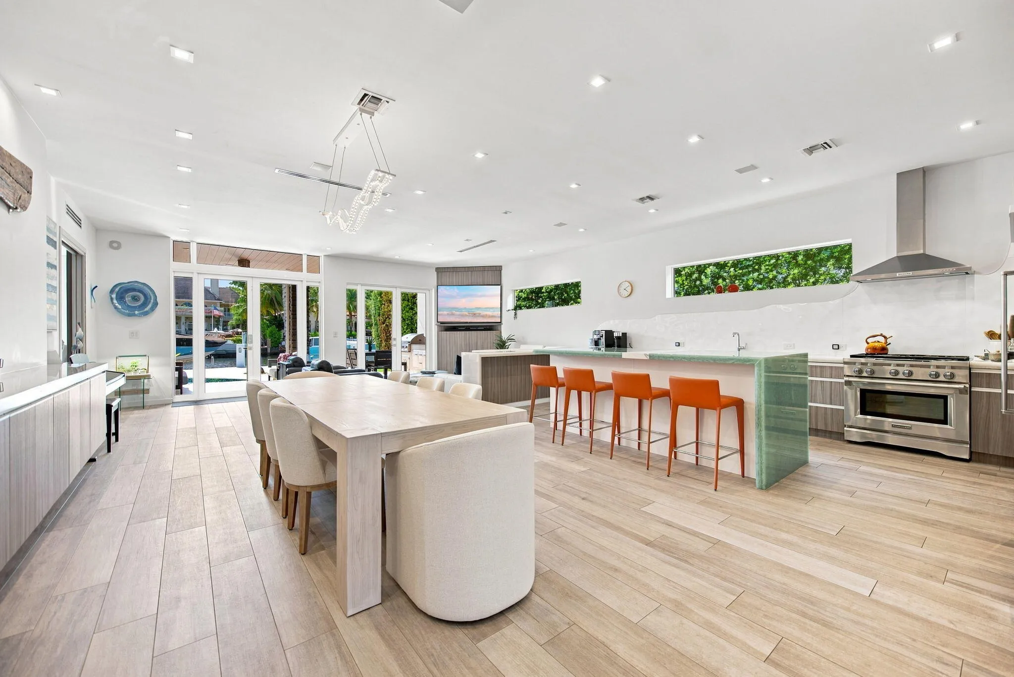 10-web-or-mls-121-s-gordon-rd