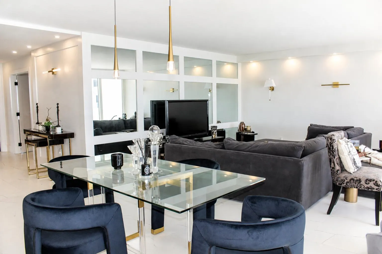 Dining/ Living