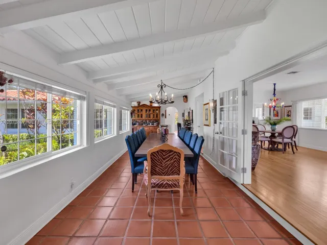 Entry Foyer & Dining Area