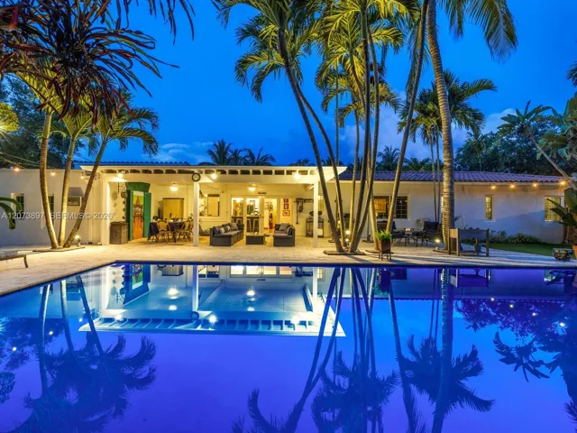 Gorgeous Pool Backyard Oasis with 35'-long Pool