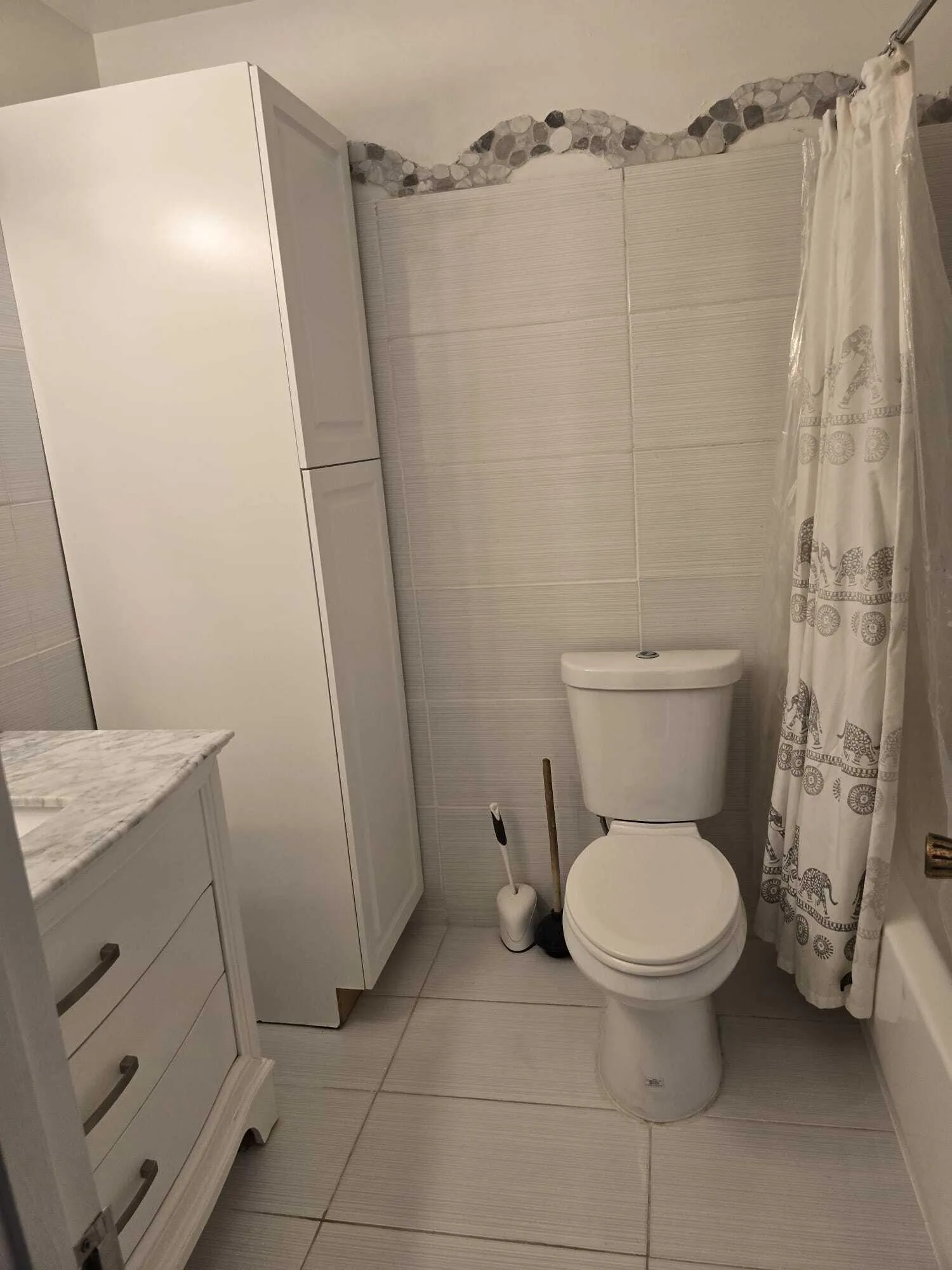13696 Primary Bath2