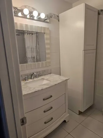 13696 Primary Bath
