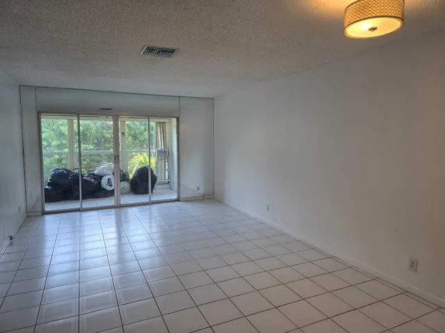 13696 Living Room Sun Room