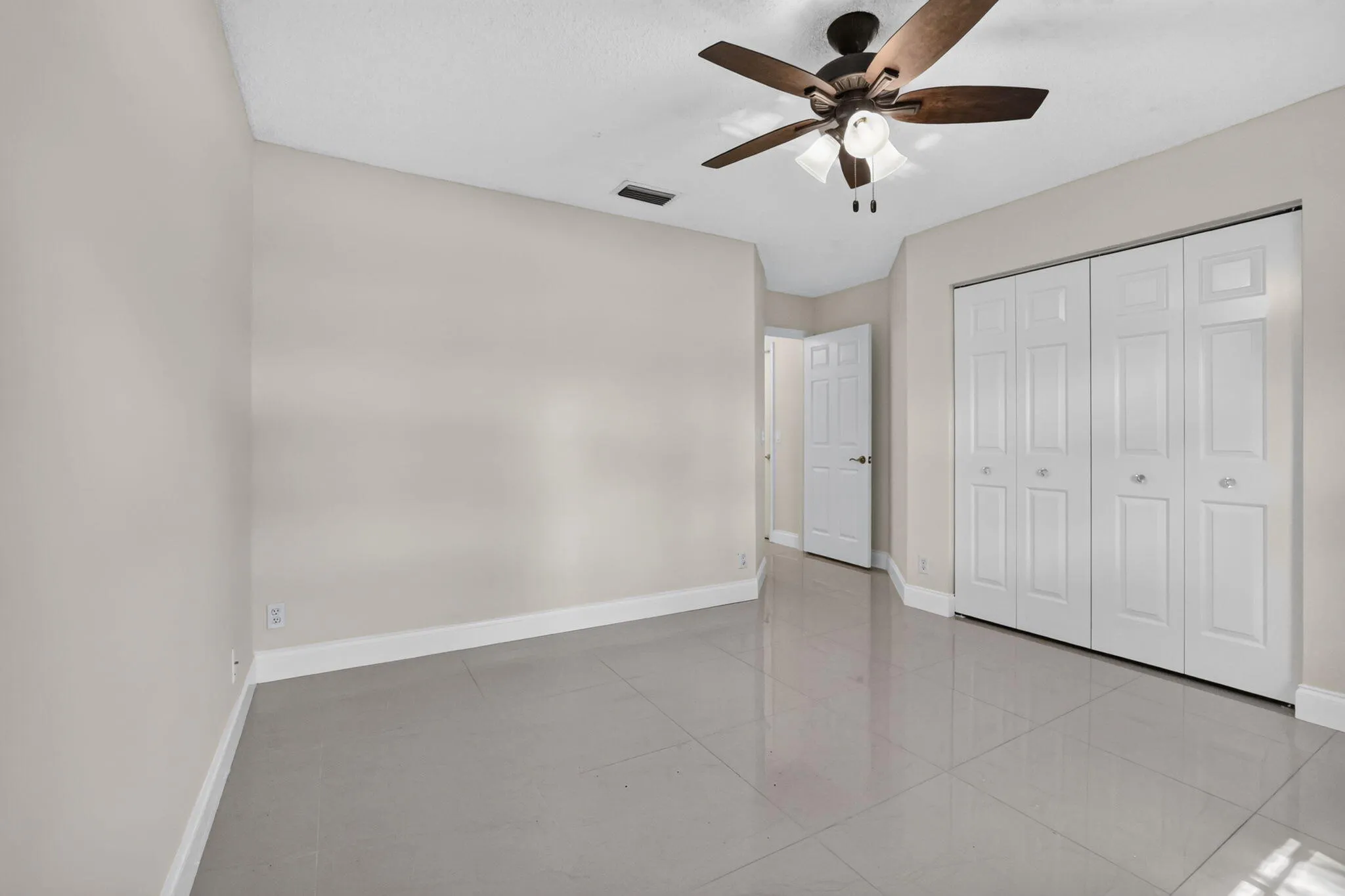 33-web-or-mls-_14A2308
