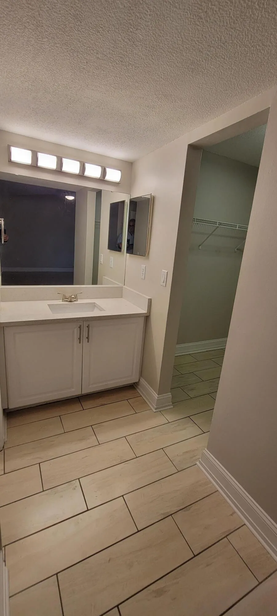 4B - Primary Bathroom to Closet